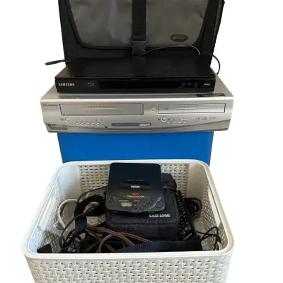 Samsung Blu-Ray Sylvania DVD VCR Combo RCA Portable CD Player 