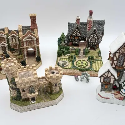 David Winter Cottages of England Collectible Miniature Buildings