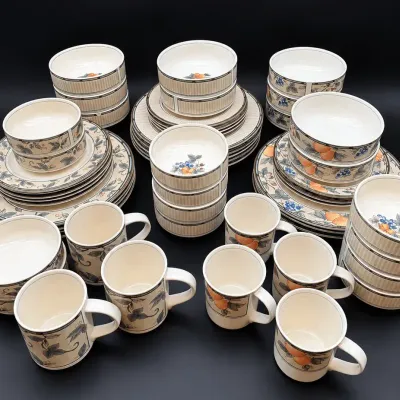 Mikasa Intaglio Garden Ivy Blossom Harvest Dinnerware Plates Bowls Mugs