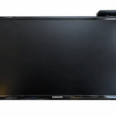 Samsung 32-Inch Flat Screen TV with Remote