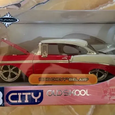 Jada Toys Dub City Old Skool 1956 Chevy Bel Air 1:24 Diecast Model Car Red/Cream