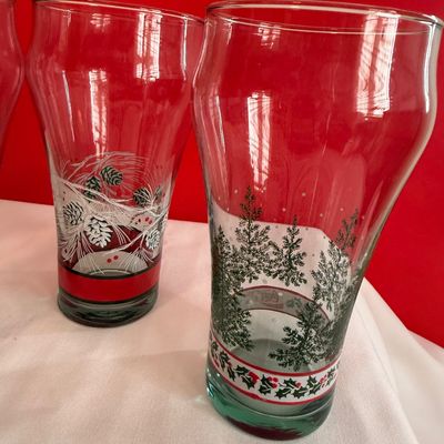 Vintage Coca-Cola Christmas Holiday Glassware Set of 8