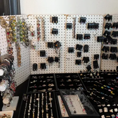 Sale Photo Thumbnail #12
