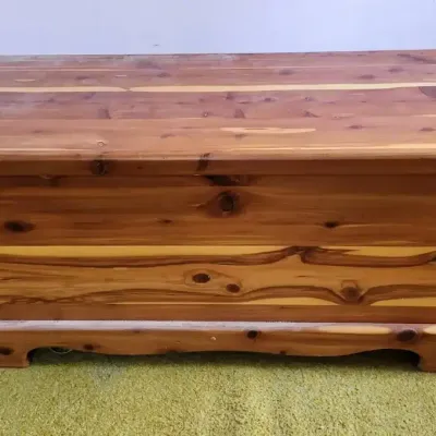 Large Cedar Chest (F2)