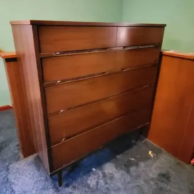 MCM Dresser (F2)