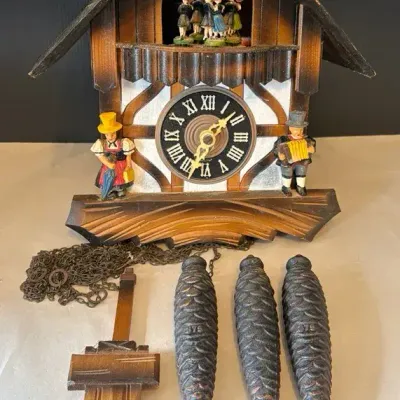 “Black Forest” German Cuckoo Clock (G1)