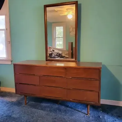 MCM Dresser w/ Mirror (F2)