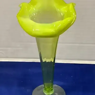 VTG Vaseline / Uranium "Jack In The Pulpit" Flower Green Opaque Vase