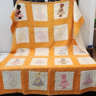 1920s Hand-quilted Sunbonnet Sue Quilt (62" x 82") 