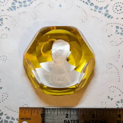 BACCARAT Crystal Paperweight - Eisenhower 