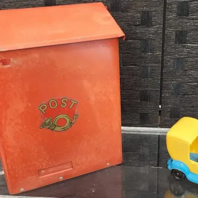 Vintage Metal Mailbox & Mattel Hub-Bubs Mail Truck (1975)