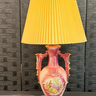 Ornate Porcelain Urn-Style Table Lamp 