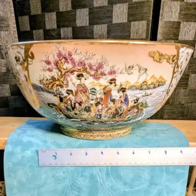 Early-to-mid-century Lg. Japanese Art Bowl w/ Crane Imagery 