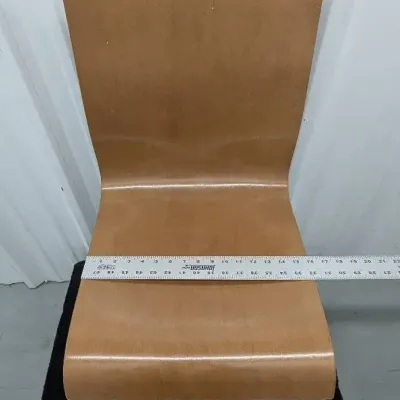 Smooth Lines, Modern-look Chair