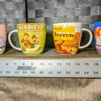 4 Retro-look Hershey's large cups