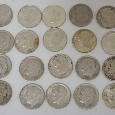 Sale Photo Thumbnail #72: 1072	GROUP OF 20 1964 & EARLIER ROOSEVELT DIMES																																																																																																																																																																																																																