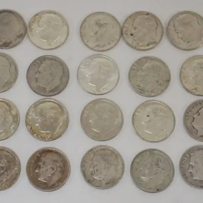 Sale Photo Thumbnail #70: 1070	GROUP OF 20 1964 & EARLIER ROOSEVELT DIMES																																																																																																																																																																																																																
