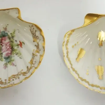Sale Photo Thumbnail #26: 1026	HAND PAINTED LIMOGES SHELL TRINKET DISHES, EACH APPROXIMATELY 4 IN X 4 1/2 IN X 1 1/2 IN																																																																																																																																																																		