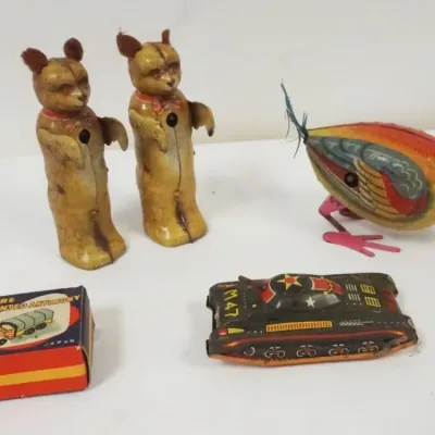 Sale Photo Thumbnail #168: 1168	GROUP OF VINTAGE TIN WIND UP & FRICTION TOYS																																																																																																																																																																																																														