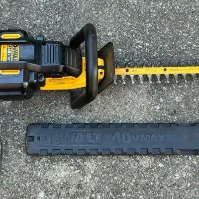 Dewalt DCHT860 Hedge Trimmer With Battery And Charger 