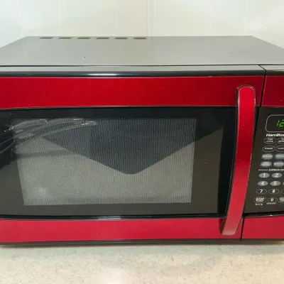 Hamilton Beach Red Microwave 