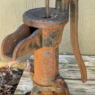 Antique Cast Iron Hand Water Pump 