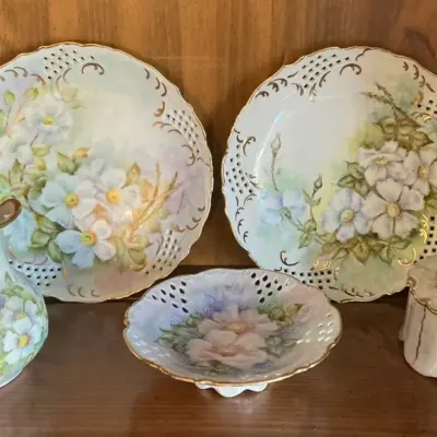 Daisy Messenger Handpainted Floral China Pieces