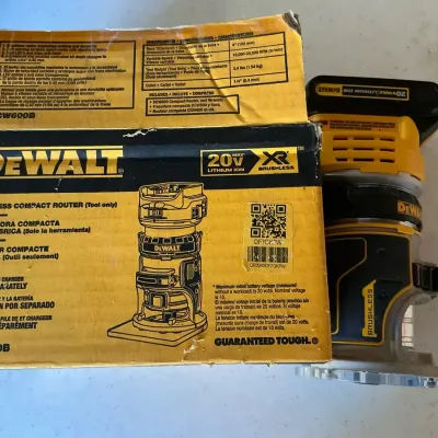 DeWalt Cordless Compact router Dcw600 