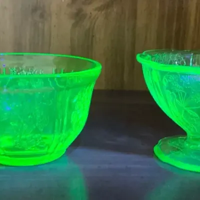Federal Glass Co Cabbage Rose & Jeannette Glass Co Cherry Blossom Uranium Glass Pieces