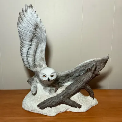 Ceramic Owl Sculpture (7 x 13 x 13)