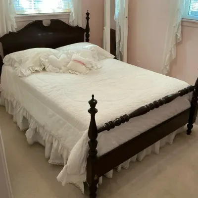 Ethan Allen Classic Dark Wood Full Bed Frame