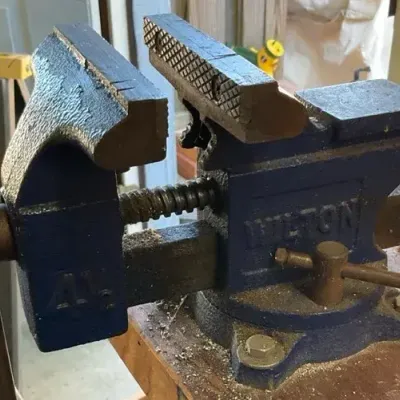 Milton 4.5” Vise 