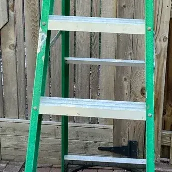 Gorilla Ladders 6’ Tall Ladder 