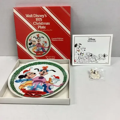 Disney Collectibles - Pin And Plate (2)