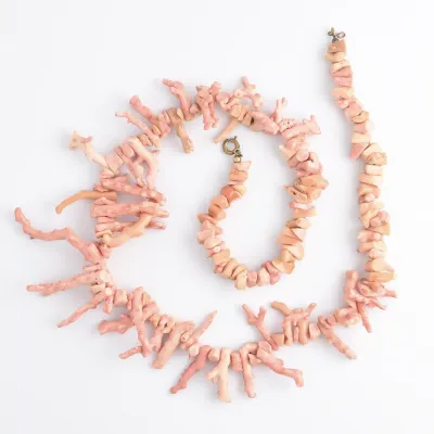 Vintage / Antique Natural Coral Bead Necklace