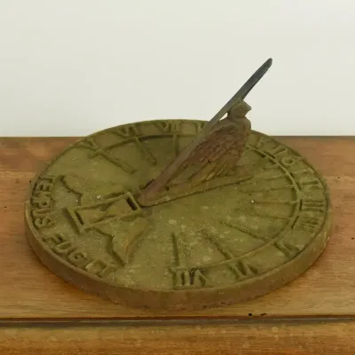 Vintage / Antique Cast Iron Tempus Fugit Sun Dial