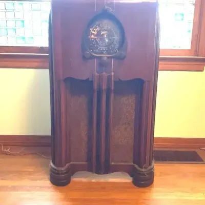 Vintage Art Deco Radio
