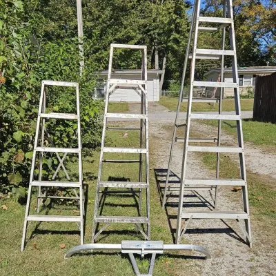 Aluminum Ladders & Werner Quick Click Stabilizer 