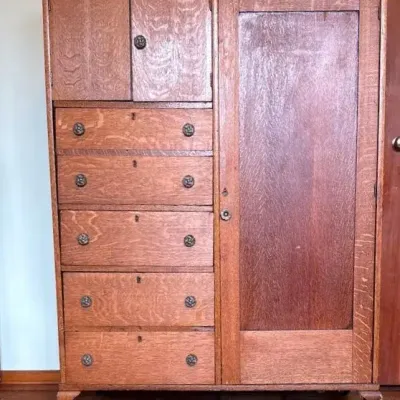 Antique Quarter Sawn Oak Wardrobe 