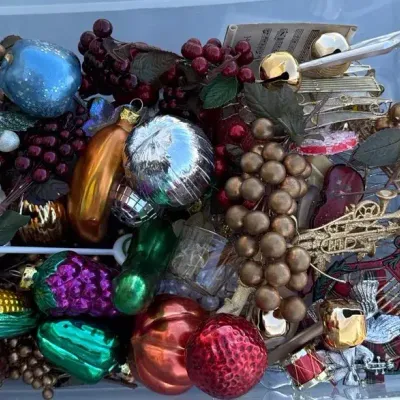 Christmas Tree Ornaments Lot - Gold And Bronze 