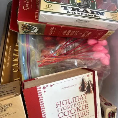 Holiday Kitchen And Baking Supplies 