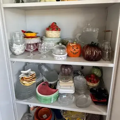 Vintage Kitchen & Entertaining Collection – Glassware, Serving Pieces, Ceramics & Seasonal Décor