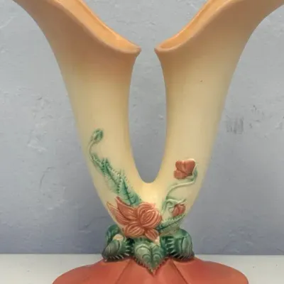 Vintage Hull Pottery Wildflower W15-8½ Double Cornucopia Vase – Pink & Cream – 8½"