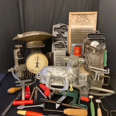 Vintage Kitchen Gadgets- Lodge Ekco Hoan Bromwell