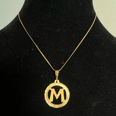18K Gold 'M’ Pendant & 14K Gold Italian Serpentine Chain 