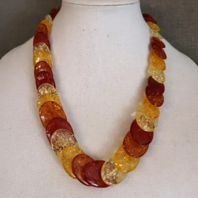 Resin Oval Graduated Disc Necklace 