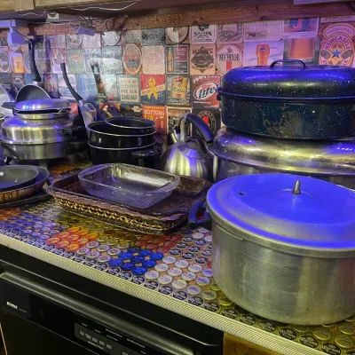 Sale Photo Thumbnail #262: Pots, Pans, Roaster & Cast Iron Griddle