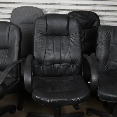 Sale Photo Thumbnail #251: Black Leather Rolling Office Chairs