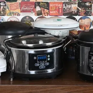 Sale Photo Thumbnail #267: Slow Cookers, Blenders, Fryer & Small Appliances
