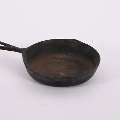 Sale Photo Thumbnail #90: Cast Iron Skillet